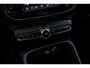 Volvo XC40 2.0 B4 Plus Dark