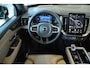 Volvo XC90 T8 Plug-in hybrid AWD Ultra Dark | Demo Deal | Luchtvering | Harman Kardon Premium Audio | Adaptive Cruise Control | 360° Parkeercamera | Parkeersensoren voor + achter | Parkeerverwarming | Stoelverwarming | Stuurwielverwarming