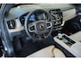Volvo XC90 T8 Plug-in hybrid AWD Ultra Dark | Demo Deal | Luchtvering | Harman Kardon Premium Audio | Adaptive Cruise Control | 360° Parkeercamera | Parkeersensoren voor + achter | Parkeerverwarming | Stoelverwarming | Stuurwielverwarming