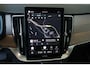 Volvo XC90 T8 Plug-in hybrid AWD Ultra Dark | Demo Deal | Luchtvering | Harman Kardon Premium Audio | Adaptive Cruise Control | 360° Parkeercamera | Parkeersensoren voor + achter | Parkeerverwarming | Stoelverwarming | Stuurwielverwarming