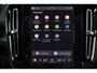 Volvo XC40 B4 Plus Dark - Panorama/schuifdak - IntelliSafe Assist & Surround - Harman/Kardon audio - Parkeercamera achter - Verwarmde voorstoelen & stuur - Parkeersensoren voor & achter - Elektr. bedienb. voorstoelen met geheugen links - Draadloze tel. lader - Extra getint glas - Inklapbare trekhaak - 18' LMV