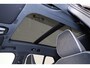 Volvo XC40 B4 Plus Dark - Panorama/schuifdak - IntelliSafe Assist & Surround - Harman/Kardon audio - Parkeercamera achter - Verwarmde voorstoelen & stuur - Parkeersensoren voor & achter - Elektr. bedienb. voorstoelen met geheugen links - Draadloze tel. lader - Extra getint glas - Inklapbare trekhaak - 18' LMV