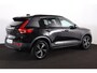 Volvo XC40 B4 Plus Dark - Panorama/schuifdak - IntelliSafe Assist & Surround - Harman/Kardon audio - Parkeercamera achter - Verwarmde voorstoelen & stuur - Parkeersensoren voor & achter - Elektr. bedienb. voorstoelen met geheugen links - Draadloze tel. lader - Extra getint glas - Inklapbare trekhaak - 18' LMV