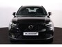 Volvo XC40 B4 Plus Dark - Panorama/schuifdak - IntelliSafe Assist & Surround - Harman/Kardon audio - Parkeercamera achter - Verwarmde voorstoelen & stuur - Parkeersensoren voor & achter - Elektr. bedienb. voorstoelen met geheugen links - Draadloze tel. lader - Extra getint glas - Inklapbare trekhaak - 18' LMV
