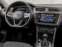Volkswagen Tiguan 1.5 TSI Life Sport 150Pk Automaat (VIRTUAL COCKPIT, APPLE CARPLAY, CLIMATE, KEYLESS, STOELVERWARMING, SPORTSTOELEN, GETINT GLAS, ELEK ACHTERKLEP, ALCANTARA, NIEUWE APK, NIEUWSTAAT)