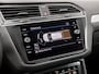 Volkswagen Tiguan 1.5 TSI Life Sport 150Pk Automaat (VIRTUAL COCKPIT, APPLE CARPLAY, CLIMATE, KEYLESS, STOELVERWARMING, SPORTSTOELEN, GETINT GLAS, ELEK ACHTERKLEP, ALCANTARA, NIEUWE APK, NIEUWSTAAT)