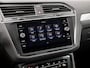 Volkswagen Tiguan 1.5 TSI Life Sport 150Pk Automaat (VIRTUAL COCKPIT, APPLE CARPLAY, CLIMATE, KEYLESS, STOELVERWARMING, SPORTSTOELEN, GETINT GLAS, ELEK ACHTERKLEP, ALCANTARA, NIEUWE APK, NIEUWSTAAT)