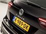 Volkswagen Tiguan 1.5 TSI Life Sport 150Pk Automaat (VIRTUAL COCKPIT, APPLE CARPLAY, CLIMATE, KEYLESS, STOELVERWARMING, SPORTSTOELEN, GETINT GLAS, ELEK ACHTERKLEP, ALCANTARA, NIEUWE APK, NIEUWSTAAT)