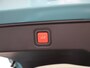 Fiat 600 1.2 Hybrid La Prima | Camera | Steolverwarming | Elektrisch Verstelbare Bestuurdersstoel | Massagefunctie | Apple Carplay/Android Auto | Navigatie | Parkeersensoren Voor en Achter | Cruise Control Adaptief | Drive Assist