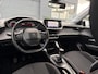 Peugeot 208 1.2 PureTech Blue Lease Active ✓102pk✓2e Eigenaar✓Trekhaak✓Navi✓Carplay✓6 Bak✓Dealer Onderhouden✓Lm velgen✓Rijstrooksensor✓Pdc✓N.A.P✓Clima✓Cruise✓Weinig km✓Apk tot 09-2027