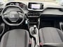 Peugeot 208 1.2 PureTech Blue Lease Active ✓102pk✓2e Eigenaar✓Trekhaak✓Navi✓Carplay✓6 Bak✓Dealer Onderhouden✓Lm velgen✓Rijstrooksensor✓Pdc✓N.A.P✓Clima✓Cruise✓Weinig km✓Apk tot 09-2027