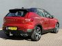 Volvo XC40 2.0 T5 247pk AWD Inscription R-Design Pack | Elektrische wegklapbare Trekhaak (2100kg) | Navigatie | Sportstoelen | All Season Banden | Parkeercamera | Parkeersensoren Voor & Achter | Cruise Control | Lane Assist