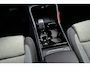 Volvo XC40 2.0 B4 Plus Dark | Trekhaak | Harman Kardon Audio | Achteruitrijcamera | Parkeersensoren | Keyless Entry | Elektrische Achterklep | Elektrisch Verstelbare Voorstoelen | Stoelverwarming | Google Navigatie | Apple Carplay | Android Auto | Lichtmetalen Velgen 18 inch