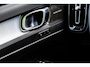 Volvo XC40 2.0 B4 Plus Dark | Trekhaak | Harman Kardon Audio | Achteruitrijcamera | Parkeersensoren | Keyless Entry | Elektrische Achterklep | Elektrisch Verstelbare Voorstoelen | Stoelverwarming | Google Navigatie | Apple Carplay | Android Auto | Lichtmetalen Velgen 18 inch