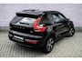 Volvo XC40 2.0 B4 Plus Dark | Trekhaak | Harman Kardon Audio | Achteruitrijcamera | Parkeersensoren | Keyless Entry | Elektrische Achterklep | Elektrisch Verstelbare Voorstoelen | Stoelverwarming | Google Navigatie | Apple Carplay | Android Auto | Lichtmetalen Velgen 18 inch