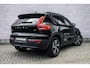 Volvo XC40 2.0 B4 Plus Dark | Trekhaak | Harman Kardon Audio | Achteruitrijcamera | Parkeersensoren | Keyless Entry | Elektrische Achterklep | Elektrisch Verstelbare Voorstoelen | Stoelverwarming | Google Navigatie | Apple Carplay | Android Auto