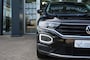 Volkswagen T-Roc 1.5 TSI, Trekhaak, Stoelverwarming, Dodehoek detectie, CarPlay/Android etc.