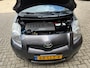 Toyota Yaris 1.3 VVTi Aspiration / bj.2010 / kleur; grijs / 5 deurs / climate / sportvelgen / NAP met 164660 km./ APK tot 03/2027.