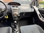 Toyota Yaris 1.3 VVTi Aspiration / bj.2010 / kleur; grijs / 5 deurs / climate / sportvelgen / NAP met 164660 km./ APK tot 03/2027.