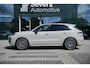 Porsche Cayenne 3.0 E-Hybrid | Sport Design | Kreide metallic | Luchtvering | Panoramadak | Achterasbesturing | Sport-uitlaatsysteem | Sport-chrono-pakket | SoftClose | Bose |  22-inch 911 Turbo Design | 18-voudige stoelen |