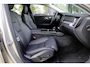 Volvo V60 T6 AWD Plus Dark Panoramadak HeadUp Display 360 Cam Alarm Getint glas Bright Dusk