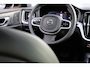 Volvo V60 T6 AWD Plus Dark Panoramadak HeadUp Display 360 Cam Alarm Getint glas Bright Dusk