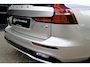 Volvo V60 T6 AWD Plus Dark Panoramadak HeadUp Display 360 Cam Alarm Getint glas Bright Dusk