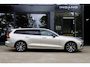 Volvo V60 T6 AWD Plus Dark Panoramadak HeadUp Display 360 Cam Alarm Getint glas Bright Dusk