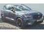 Volvo XC40 2.0 B3 Plus Black Edition MY 2026 - 20” Wielen - Adaptive Cruise Control - Harman Kardon Audio - Climate - R7C0 Interieur – Camera achter - PDC voor en achter - Power seats links met memory - Two Tone