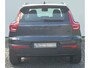 Volvo XC40 2.0 B3 Plus Black Edition MY 2026 - 20” Wielen - Adaptive Cruise Control - Harman Kardon Audio - Climate - R7C0 Interieur – Camera achter - PDC voor en achter - Power seats links met memory - Two Tone