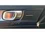 Volvo XC40 2.0 B3 Plus Black Edition MY 2026 - 20” Wielen - Adaptive Cruise Control - Harman Kardon Audio - Climate - R7C0 Interieur – Camera achter - PDC voor en achter - Power seats links met memory - Two Tone