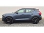 Volvo XC40 2.0 B3 Plus Black Edition MY 2026 - 20” Wielen - Adaptive Cruise Control - Harman Kardon Audio - Climate - R7C0 Interieur – Camera achter - PDC voor en achter - Power seats links met memory - Two Tone
