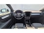 Volvo XC40 2.0 B3 Plus Black Edition MY 2026 - 20” Wielen - Adaptive Cruise Control - Harman Kardon Audio - Climate - R7C0 Interieur – Camera achter - PDC voor en achter - Power seats links met memory - Two Tone