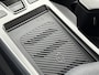 Kia EV6 Edition 77.4 kWh / SOH 100% / Fabrieksgarantie t/m 05-2032 / 1.600 kg trekgewicht / Android Auto & Apple Carplay / Navigatie / Cruise Control Adaptief / Climate Control / DAB / Draadloze Telefoonlader / Camera / Parkeer assistent / 19" Lichtmetalen Wielen / Keyless entry & start /