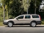 Volvo XC70 Cross Country 2.4 T Geartr. Comf. Automaat | Mooie Youngtimer | 5-2027!