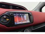Toyota Yaris 1.3 VVT-i Dynamic | 99PK | 5-Deurs | Navigatie | Bluetooth | Parkeer Camera Achter | Airco | Cruise Control | Lichtmetalen Velgen |