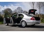 Mercedes-Benz E-klasse 240 Avantgarde Blijvend Youngtimer | Automaat | Leer | APK nieuw bij aflevering