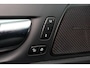 Volvo XC60 Recharge T6 AWD Inscription - Panorama/schuifdak - IntelliSafe Assist & Surround - Harman/Kardon audio - 360º Camera - Verwarmde voorstoelen, stuur & achterbank - Parkeersensoren voor & achter - Draadloze tel. lader - Elektr. bedienb. bestuurdersstoel met geheugen - Head up display - Extra getint glas - 19' LMV