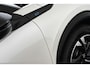 Peugeot e-2008 EV GT 50 kWh SOH 100% Panoramadak Stoelverwarming Achteruitrijcamera