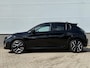 Peugeot 208 Hybrid Automaat GT | Panoramadak | Navigatie | Parkeersensoren | 10 '' Scherm | achteruitrijcamera | Interieur Verlichting | Keyless Entry |