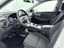 Hyundai Kona Electric EV FASHION 64 kWh | DODEHOEK DETECTIE | PDC | 3 FASE | WARMTEPOMP | CAMERA | CLIMA | CRUISE ADAPT. | NAVI | PRIVACY GLASS | DAKRAILING | APPLE CAR PLAY & ADROID AUTO |