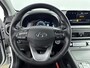 Hyundai Kona Electric EV FASHION 64 kWh | DODEHOEK DETECTIE | PDC | 3 FASE | WARMTEPOMP | CAMERA | CLIMA | CRUISE ADAPT. | NAVI | PRIVACY GLASS | DAKRAILING | APPLE CAR PLAY & ADROID AUTO |