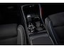 Volvo XC40 2.0 B4 Plus Black Edition | Trekhaak | Harman Kardon Audio | Panoramadak | Achteruitrijcamera | Parkeersensoren | Keyless Entry | Elektrische Achterklep | Elektrisch Verstelbare Voorstoelen | Stoelverwarming | Cruise Control Adaptief | BLIS | Google Navigatie | Apple Carplay | Android Auto | Lichtmetalen Velgen 20 inch