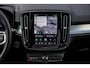 Volvo XC40 2.0 B4 Plus Black Edition | Trekhaak | Harman Kardon Audio | Panoramadak | Achteruitrijcamera | Parkeersensoren | Keyless Entry | Elektrische Achterklep | Elektrisch Verstelbare Voorstoelen | Stoelverwarming | Cruise Control Adaptief | BLIS | Google Navigatie | Apple Carplay | Android Auto | Lichtmetalen Velgen 20 inch