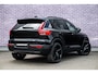 Volvo XC40 2.0 B4 Plus Black Edition | Trekhaak | Harman Kardon Audio | Panoramadak | Achteruitrijcamera | Parkeersensoren | Keyless Entry | Elektrische Achterklep | Elektrisch Verstelbare Voorstoelen | Stoelverwarming | Cruise Control Adaptief | BLIS | Google Navigatie | Apple Carplay | Android Auto | Lichtmetalen Velgen 20 inch