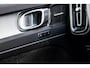 Volvo XC40 2.0 B4 Plus Black Edition | Trekhaak | Harman Kardon Audio | Panoramadak | Achteruitrijcamera | Parkeersensoren | Keyless Entry | Elektrische Achterklep | Elektrisch Verstelbare Voorstoelen | Stoelverwarming | Cruise Control Adaptief | BLIS | Google Navigatie | Apple Carplay | Android Auto | Lichtmetalen Velgen 20 inch