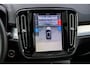 Volvo XC40 2.0 B4 Plus Black Edition | Trekhaak | Harman Kardon Audio | Panoramadak | Achteruitrijcamera | Parkeersensoren | Keyless Entry | Elektrische Achterklep | Elektrisch Verstelbare Voorstoelen | Stoelverwarming | Cruise Control Adaptief | BLIS | Google Navigatie | Apple Carplay | Android Auto | Lichtmetalen Velgen 20 inch