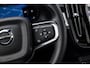 Volvo XC40 2.0 B4 Plus Black Edition | Trekhaak | Harman Kardon Audio | Panoramadak | Achteruitrijcamera | Parkeersensoren | Keyless Entry | Elektrische Achterklep | Elektrisch Verstelbare Voorstoelen | Stoelverwarming | Cruise Control Adaptief | BLIS | Google Navigatie | Apple Carplay | Android Auto | Lichtmetalen Velgen 20 inch