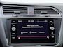 Volkswagen Tiguan 1.4 TSI eHybrid R-Line | Pano dak | Navigatie | Camera | Elek Achterklep | Head Up Display | 20" | ACC |