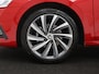 Skoda Octavia Combi 1.5 TSI First Edition | Stoelverwarming | Cruise control | Carplay | Sfeerverlichting | Camera | Parkassist | Climate control | Virtueel dashboard | Elektrische achterklep | 18" velgen